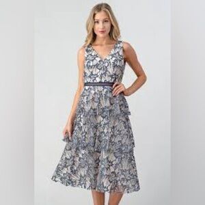 Minuet Petite V-Neck Sleeveless Floral Lace Midi Dress in Navy and Cream